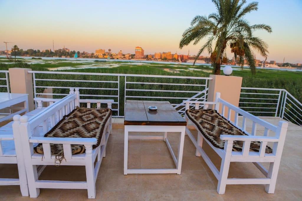 Royal Nile Villas - Nile View Apartment 2 Луксор Экстерьер фото